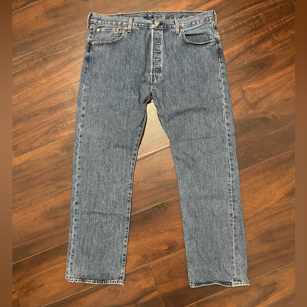 Levi’s 501 Series Men’s Jeans 40x32 Denim Button Fly Medium Wash